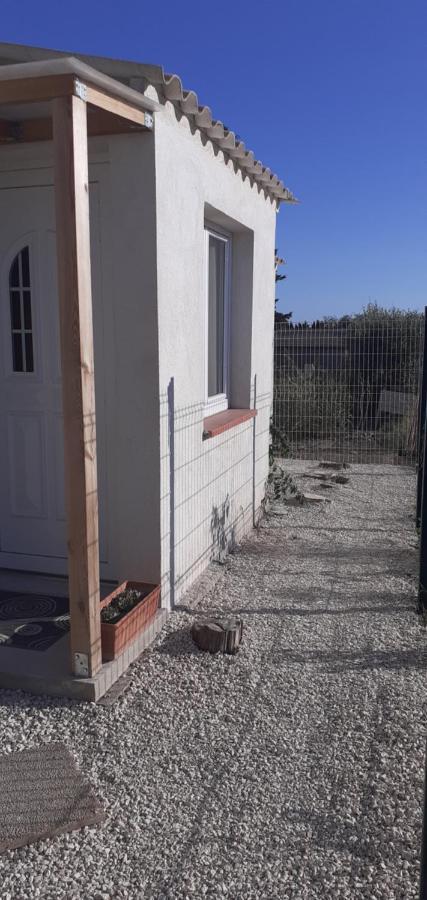 Mas Vincent Apartment La Fare-les-Oliviers Exterior foto
